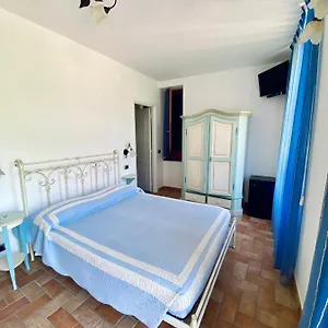sandra-villa-rooms-corniglia.hotelitalianriviera.com/
